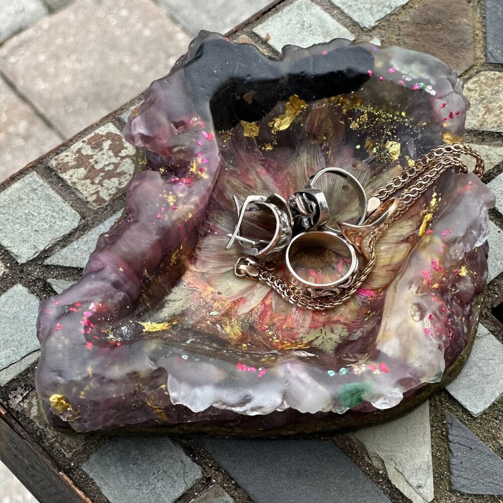 Handmade Resin Flower Jewelry Dish Gold Leaf Pressed Flower Ring Holder Trinket - Picture 6 of 8